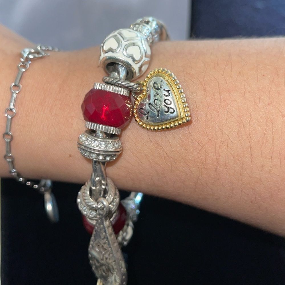 Red charm bracelet - Picture 2 of 7